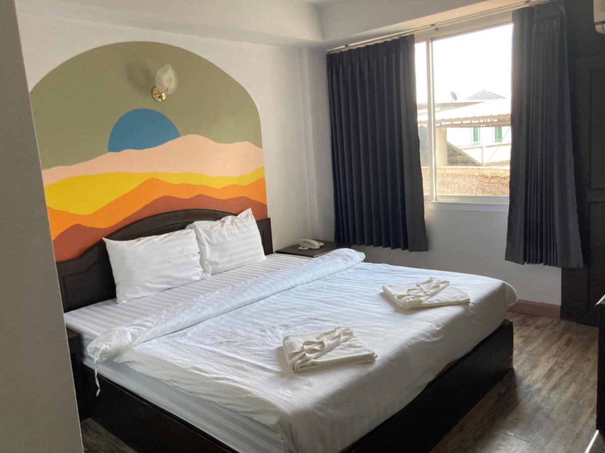 Sun Moon Hotel Лей Экстерьер фото